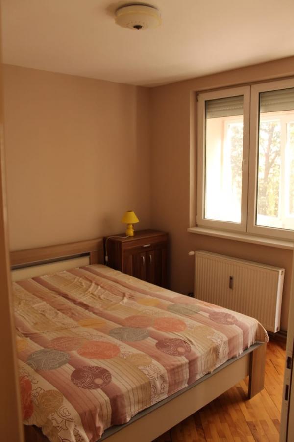 Slika 3 - Prodaja troiposobnog stana, U blizini Svetosavskog parka Niš, terasa, parking